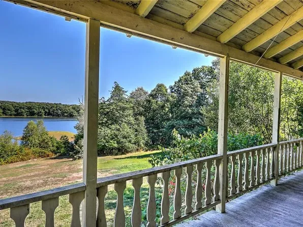 984 Drift Rd, Westport, MA 02790