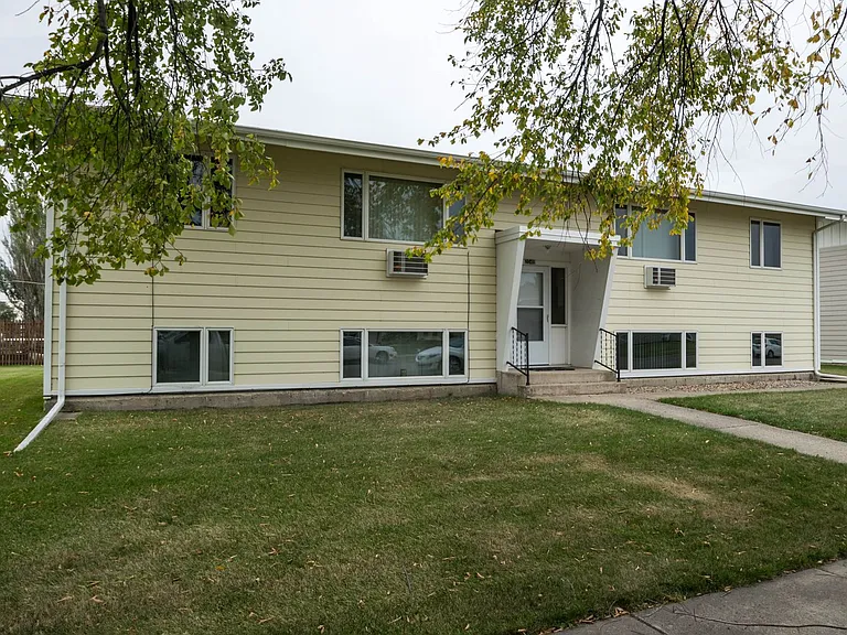 Cozy 4-Plex's Located on Minot's North Hill! 2028-2048 5th Street NW — Photo 14