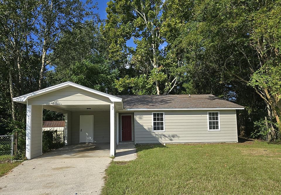 1st image of 7 E Crestwood Cir