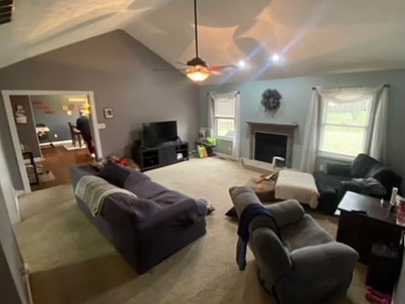 4th image of 4 Torrey Pine Dr