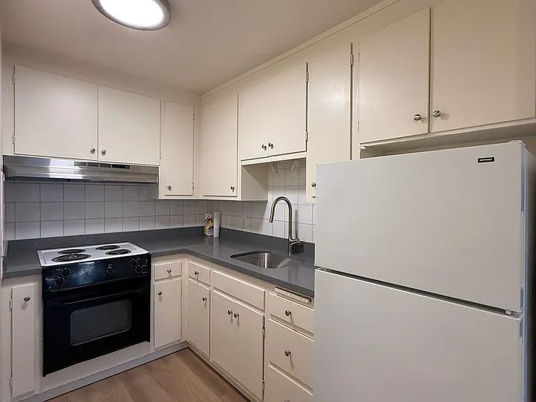 2020 Channing Way — Photo 14