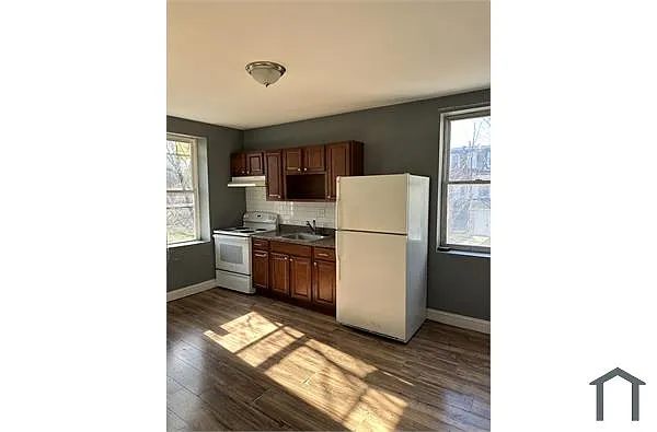 Building Photo - 833 E Chelten Ave #2