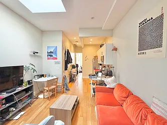 302 Stanhope Street, #3R
