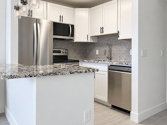 3rd image of 370 Durham #370-L