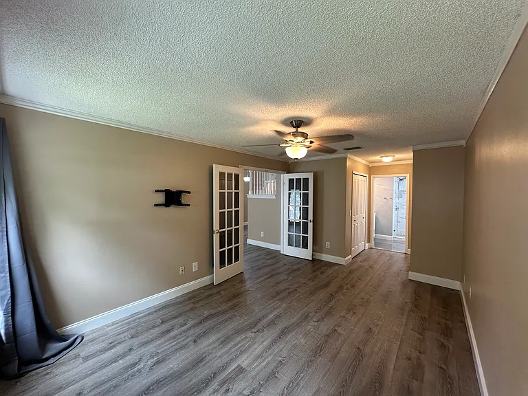 1724 Chatham Cir — Photo 3