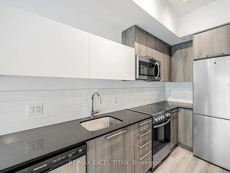 25 Neighbourhood Ln #205 — Photo 15