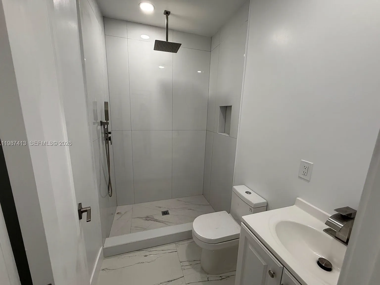 4 bed, 1900 sqft, $4,000 — Photo 4