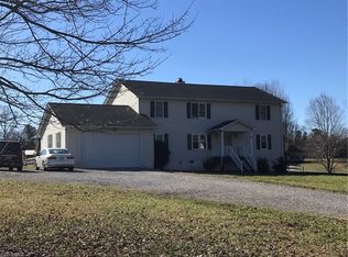 427 Comanche Dr, Advance, NC 27006