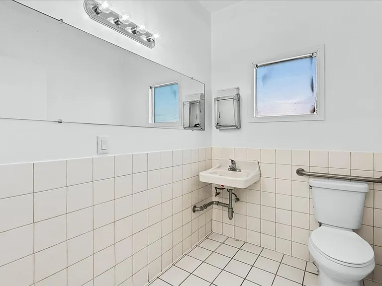 7969 Foothill Blvd — Photo 12