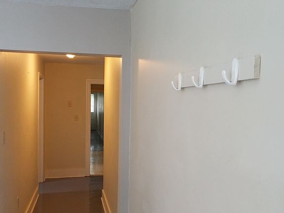 hall to back of unit