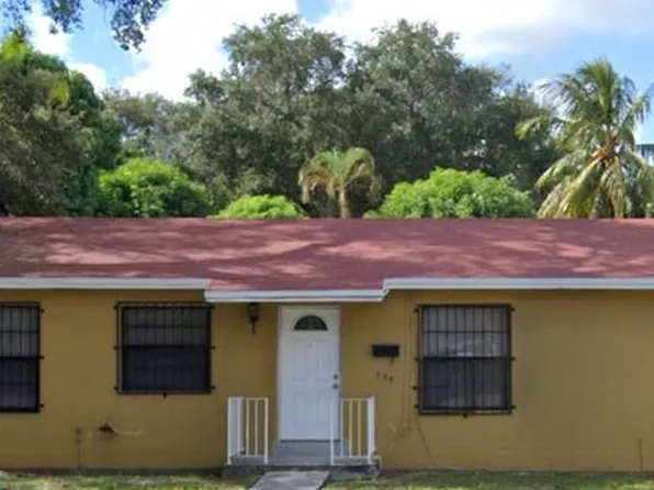 590 NE 162nd St, Miami, FL 33162