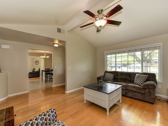 5th image of 3039 Rosemont Dr