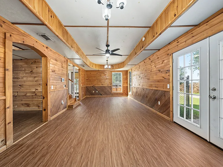 700 Harrel Ave — Photo 10