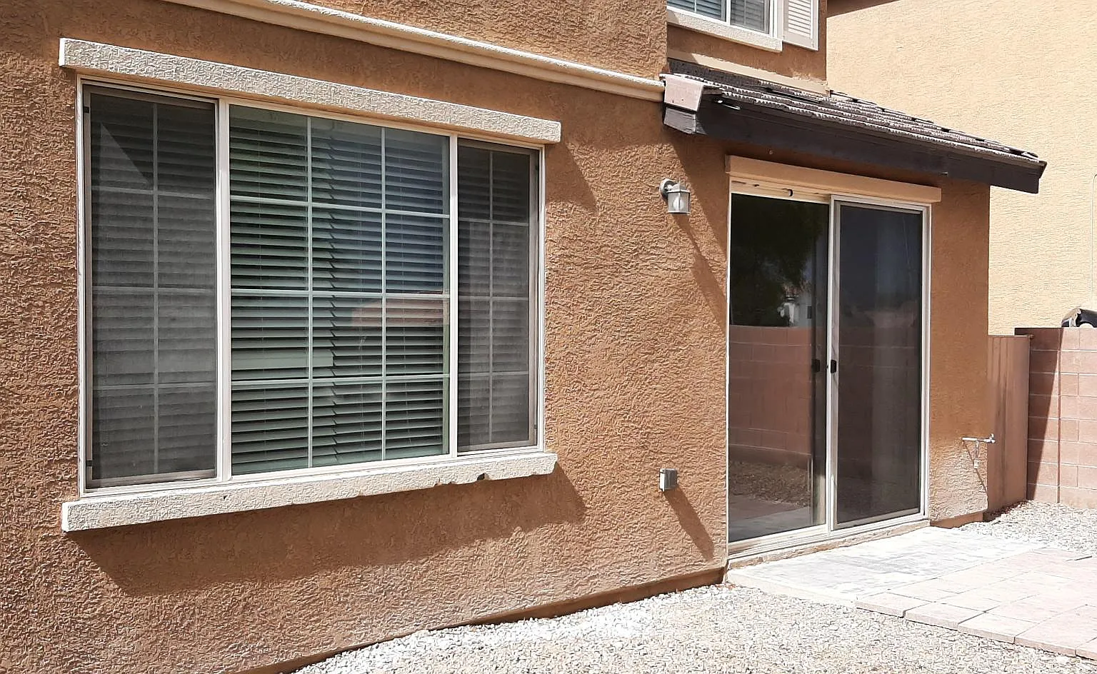 4 bed, 2.5 bath, 1945 sqft, $1,700 — Photo 2