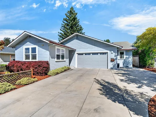 445 - 447 Monte Vista Avenue, Healdsburg, CA 95448