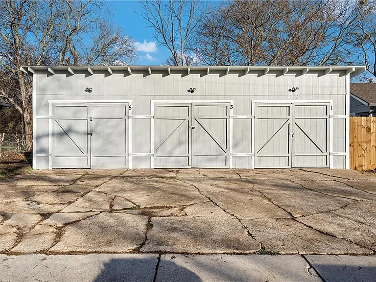 2601 McFerrin Ave — Photo 10