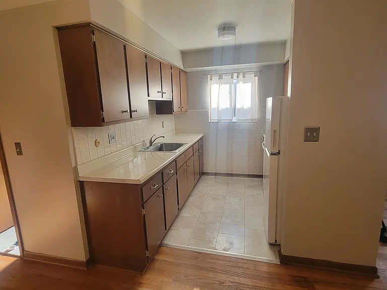 15249 E Nine Mile Rd #4 — Photo 5