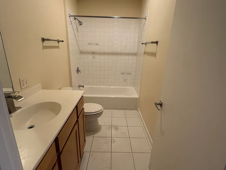 2648 W 62nd St #204 — Photo 3