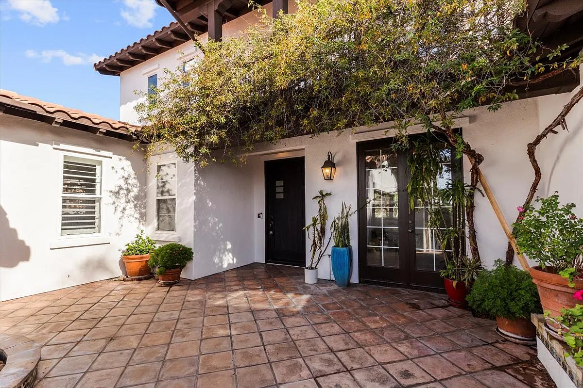 4 bed, 3.5 bath, 2495 sqft, $9,500 — Photo 3