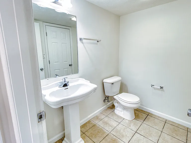 19 Berkshire Ln #101 — Photo 18