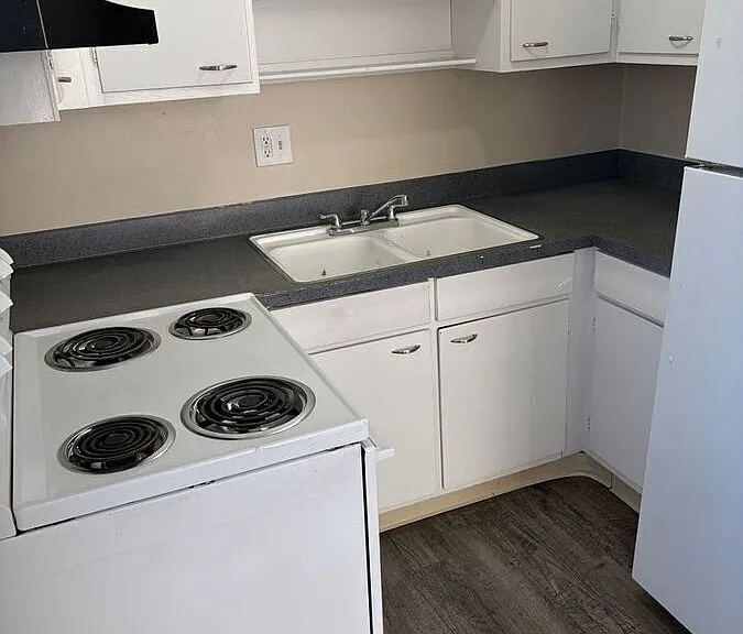 1351 Xenia St #2F — Photo 1
