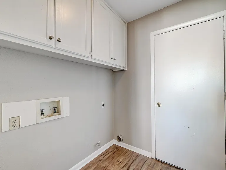 1406 Hyridge Cir — Photo 10