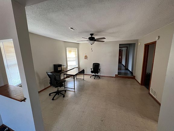 4th image of 9548 S Avenue L #3