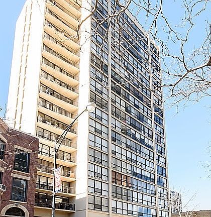 2nd image of 1540 N La Salle Dr APT 608