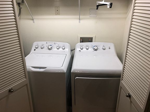 4th image of 1108 N Milwaukee St Unit 219