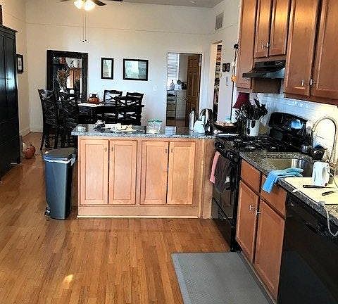 3rd image of 1714 W Sunnyside Ave APT 3F