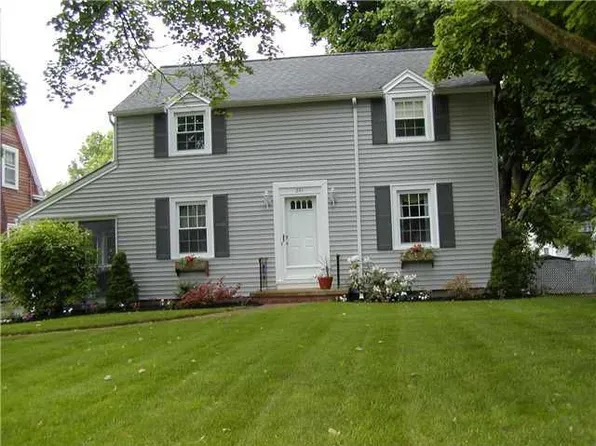 241 Thomas Ave, Rochester, NY 14617