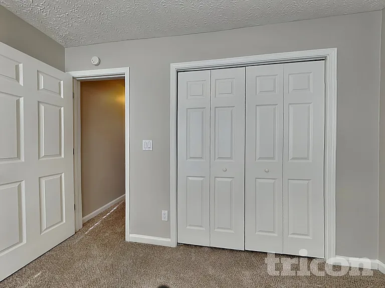 2051 Meadowglen Ln — Photo 16