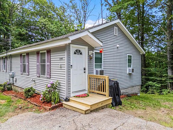 3rd image of 584 Chestnut Hill Road