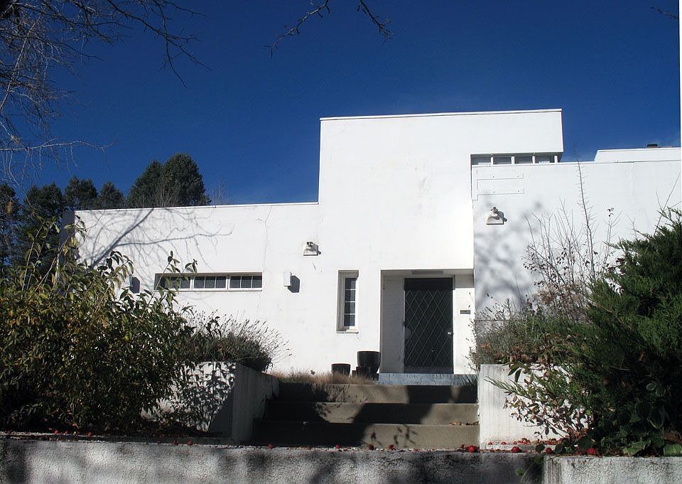 Hegner House - International Style