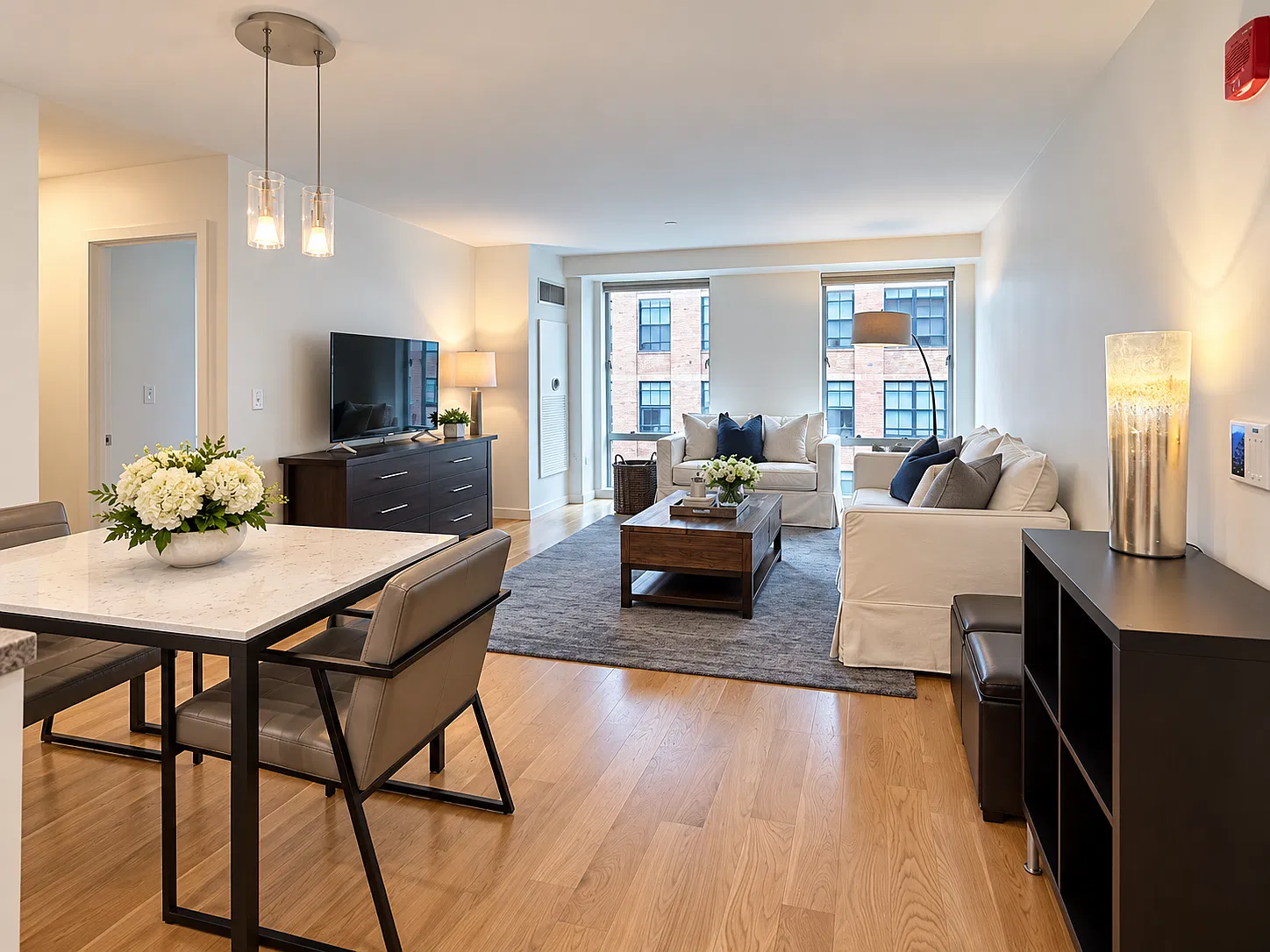 2 bed, 1220 sqft, $6,300 — Photo 2