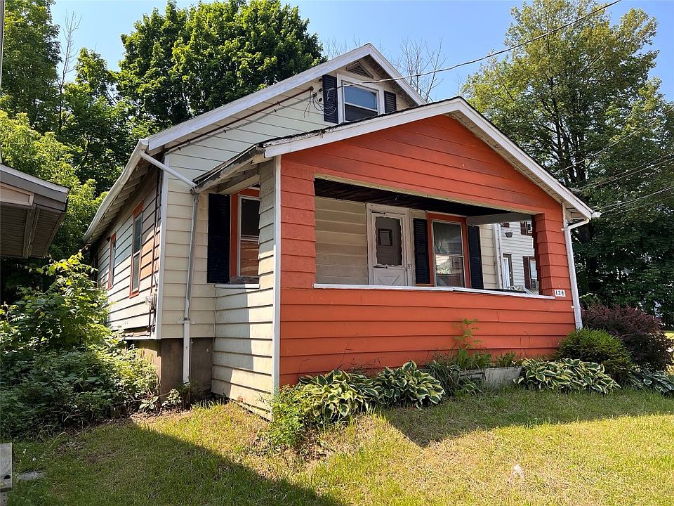 1st image of 124 Conklin Ave