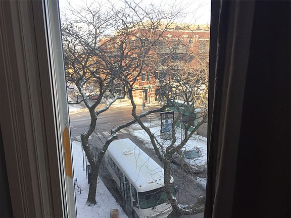 4th image of 749 W Cornelia Ave