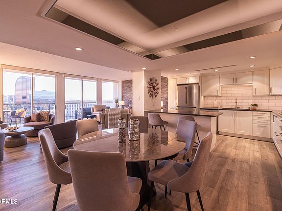 3rd image of 2323 N CENTRAL Avenue #1103