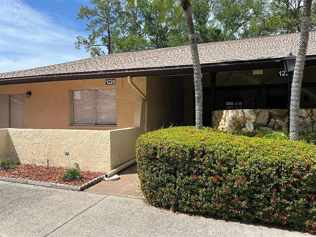 2 bed, 2.0 bath, 1105 sqft, $2,000 — Photo 2