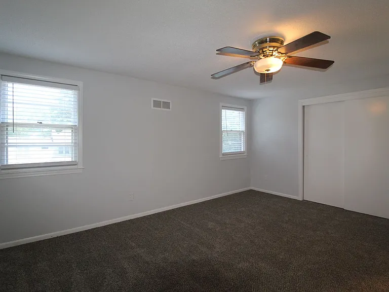 9913 Perry Dr — Photo 26