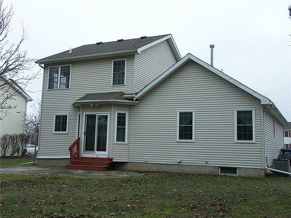 4th image of 300 Alverstone Way