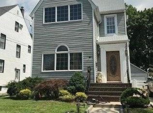 29 Carstairs Rd, Valley Stream, NY 11581