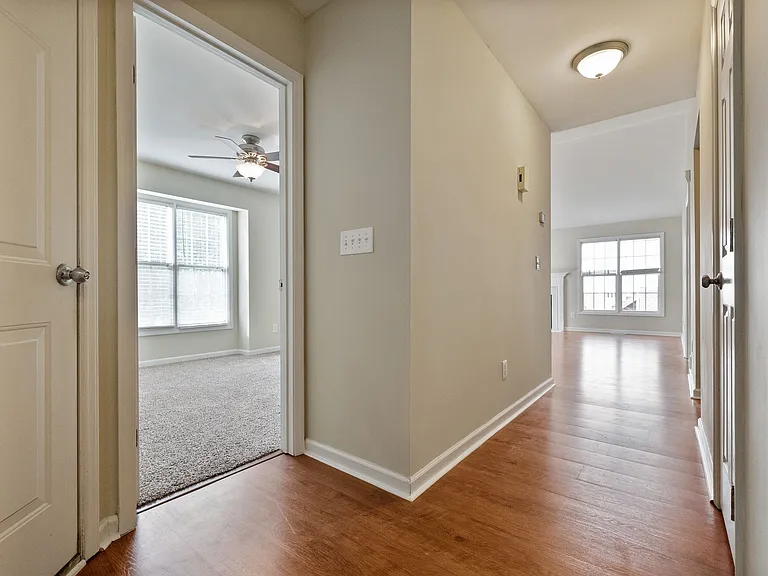2032 Ferbow St — Photo 14