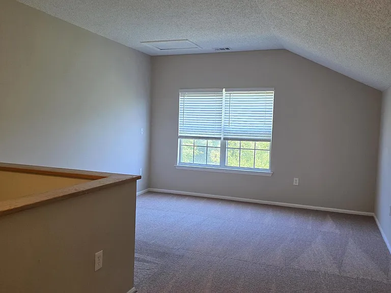 58 Madison Ct — Photo 14