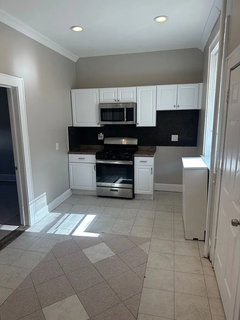 205 Palisade — Photo 1