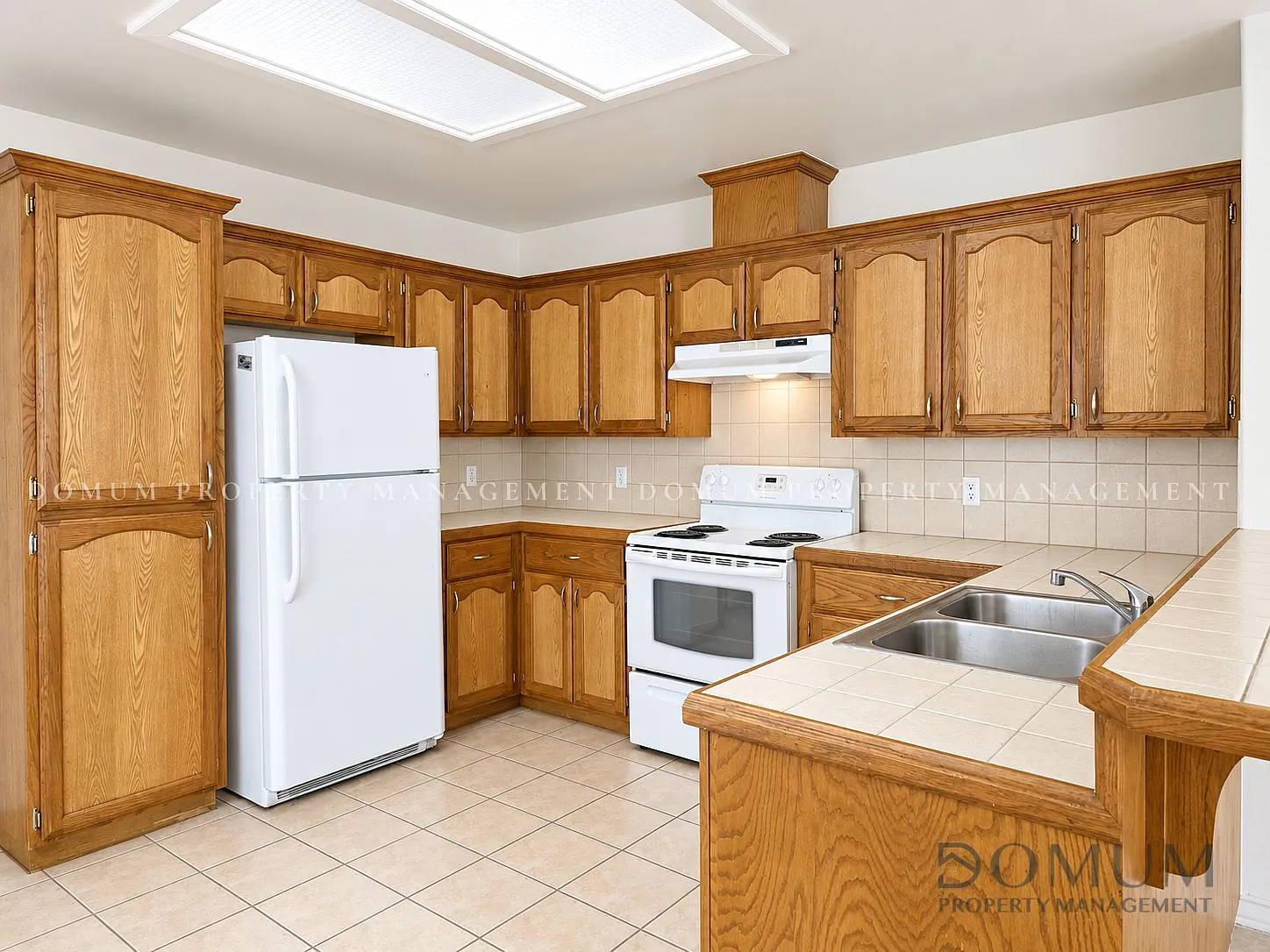 2102 Bahamas Drive - 2 — Photo 3