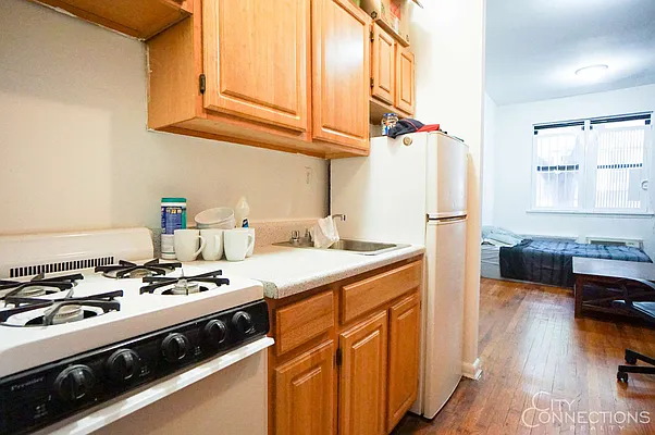 Rented by City Connections Realty | media 16