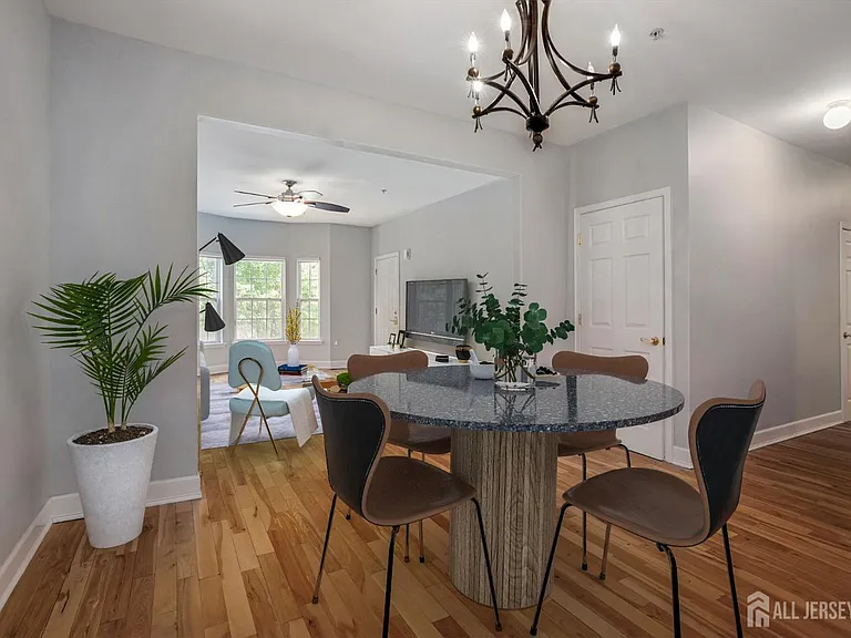 120 Forest Dr — Photo 8