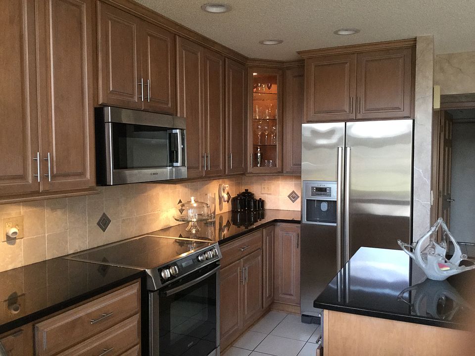 1st image of 13 Yardley Ln