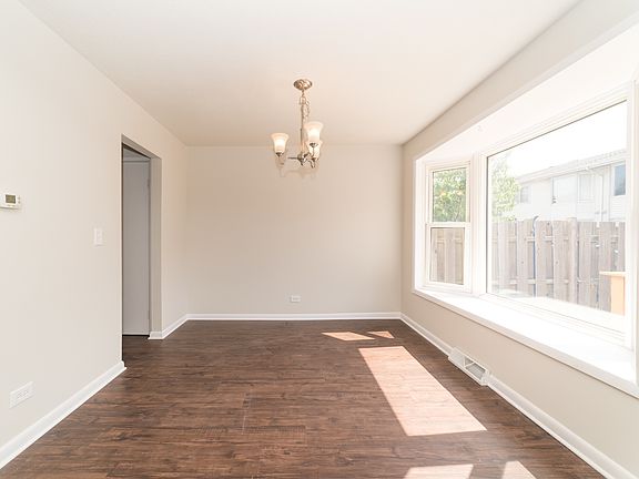 3rd image of 517 Dubois Cir